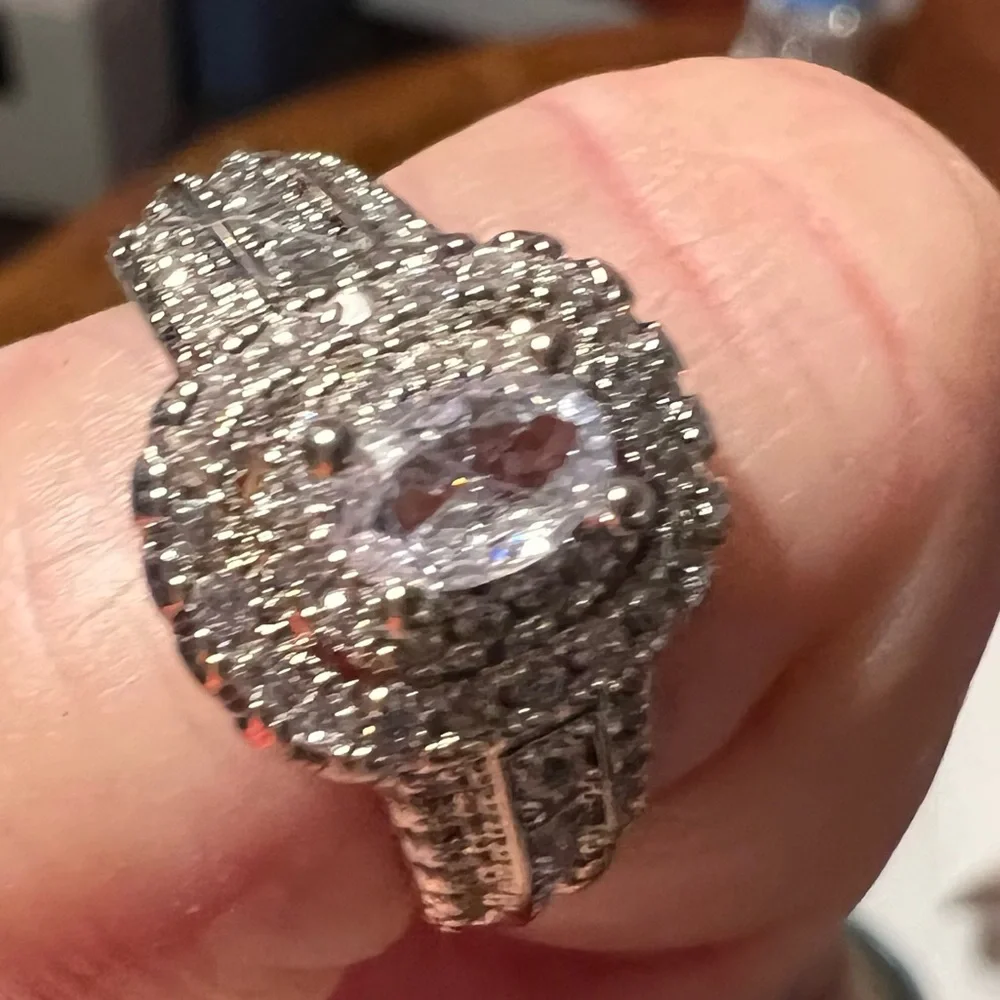 Engagement ring - Picture 3 of 6